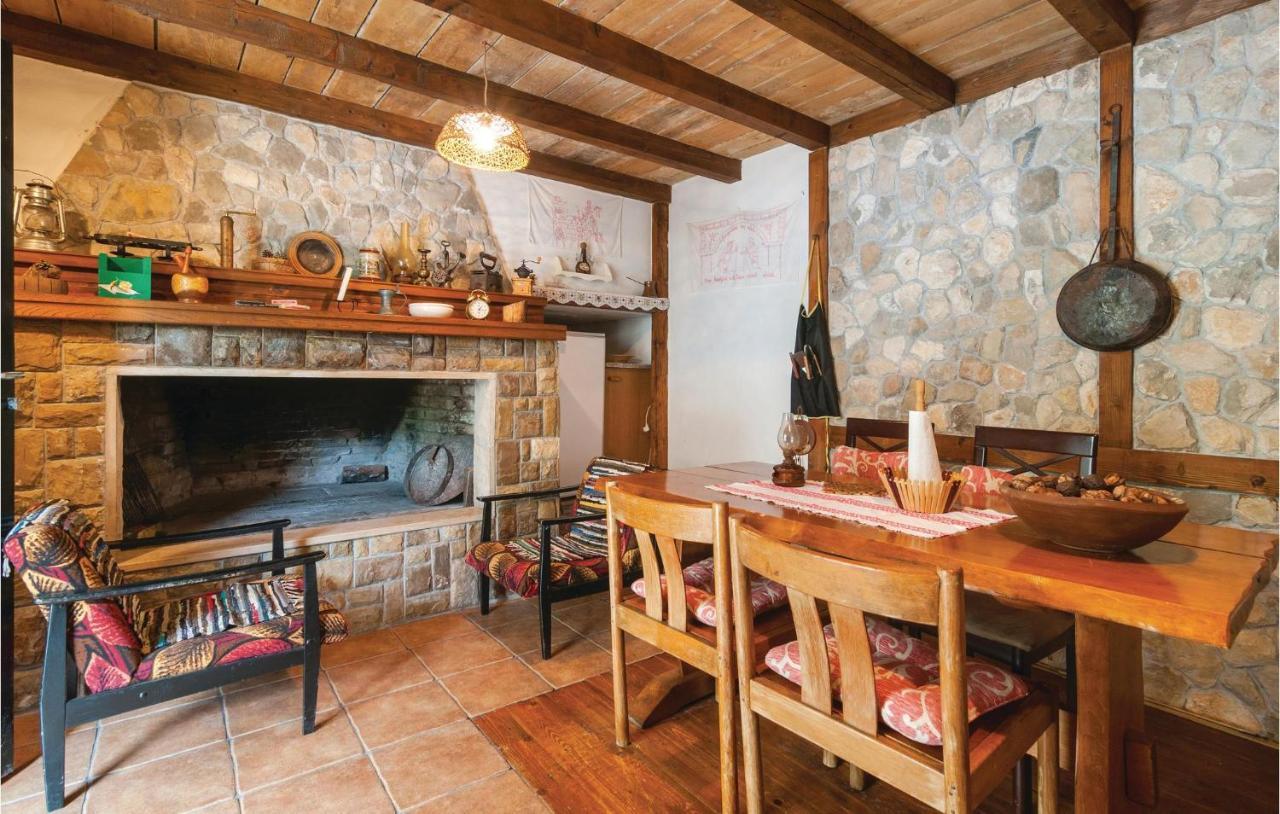 Cozy Home In Podaspilje With Kitchen Svinisce Zewnętrze zdjęcie