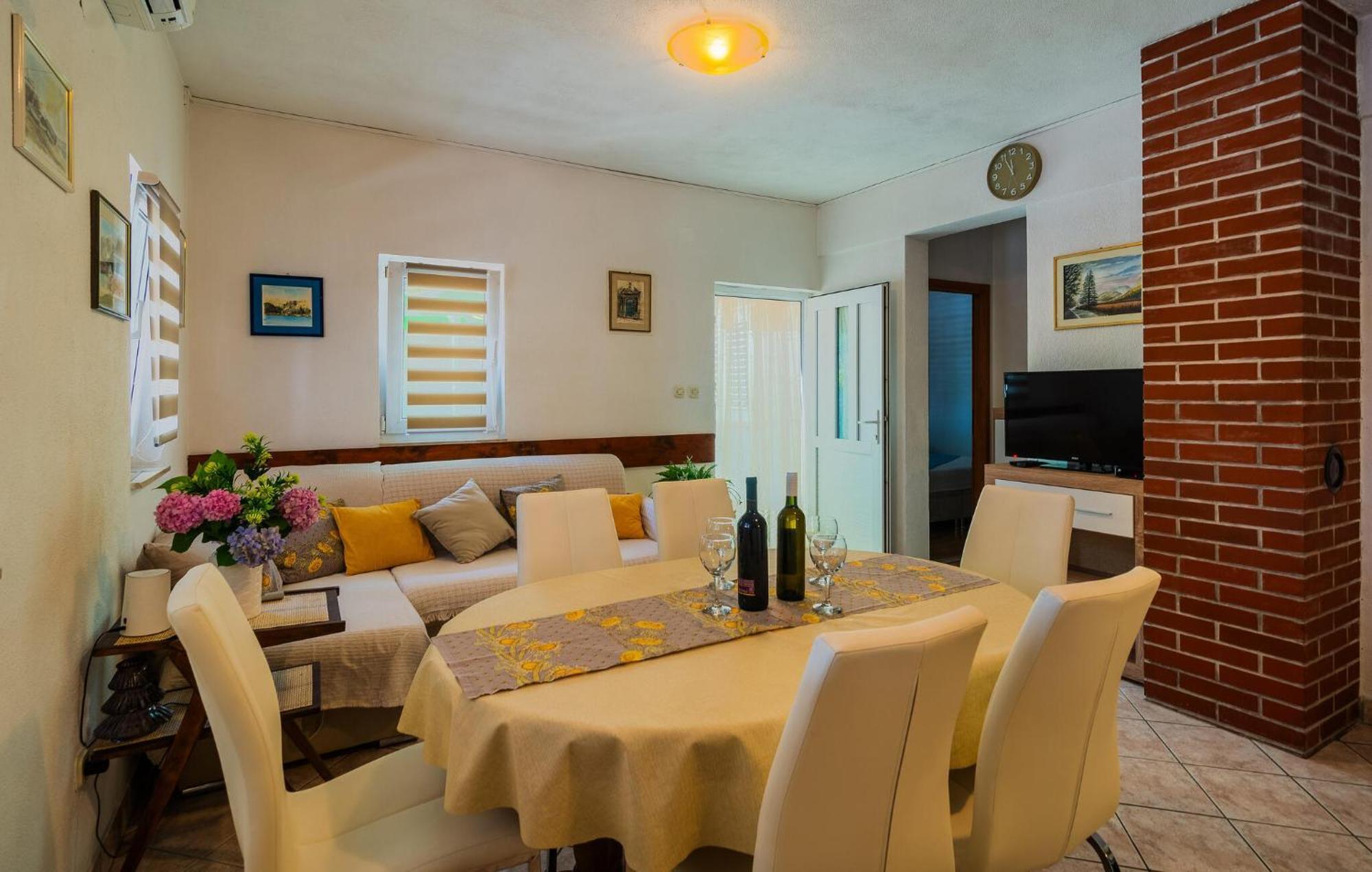 Cozy Home In Podaspilje With Kitchen Svinisce Zewnętrze zdjęcie