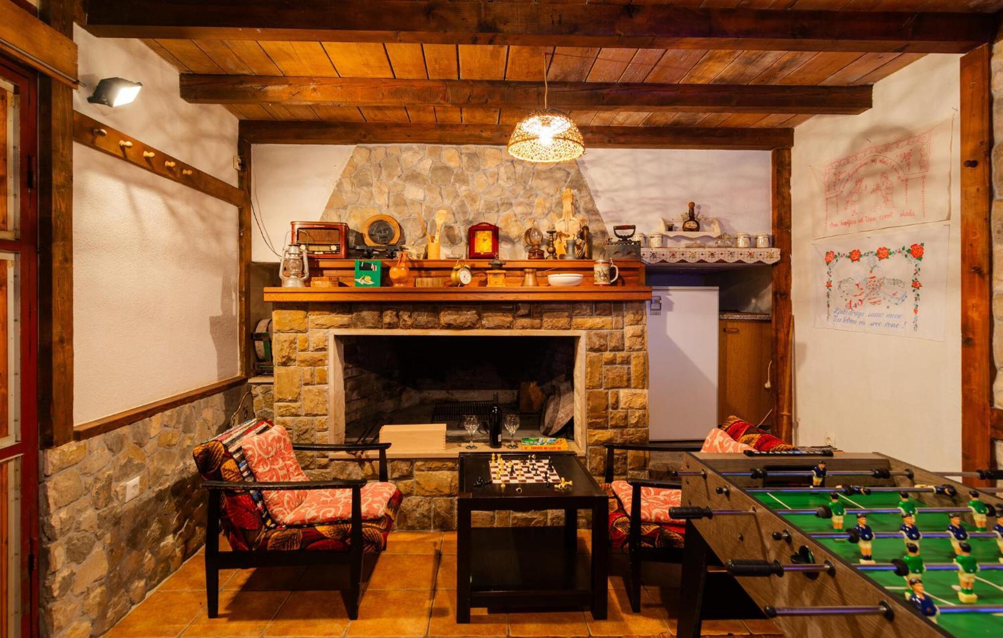 Cozy Home In Podaspilje With Kitchen Svinisce Zewnętrze zdjęcie
