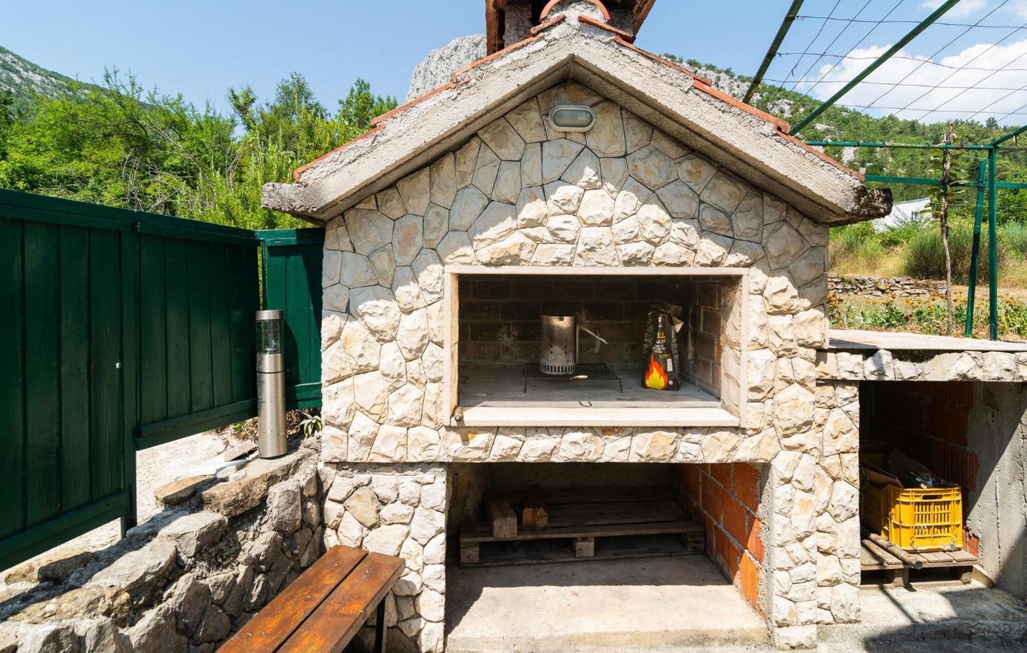 Cozy Home In Podaspilje With Kitchen Svinisce Zewnętrze zdjęcie
